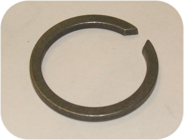 Front Outer Snap Ring at Hub 69-75 TLC