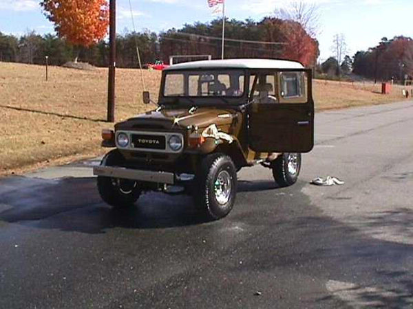 76 FJ40 Deluxe 2.5" Pinnacle Engineering Suspension